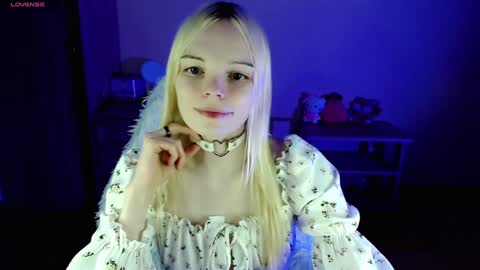 Lia online show from 12-16-24, 10:24