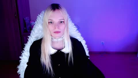 Lia online show from 01-28-25, 04:39