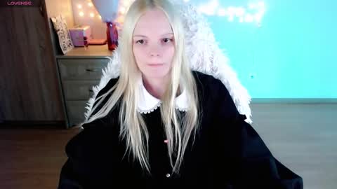 Lia online show from 03-03-25, 02:47