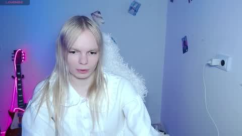 Snapshot of emily_nyaffe chatting on 02-14-26, 04:59 Lia online show from 02-14-26, 04:59