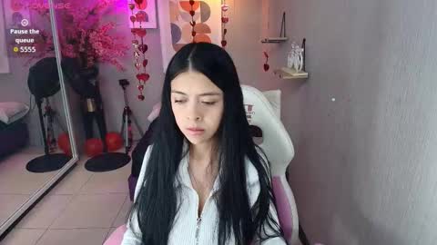 Snapshot of emily_osman chatting on 02-18-26, 12:34 Emily osman online show from 02-18-26, 12:34