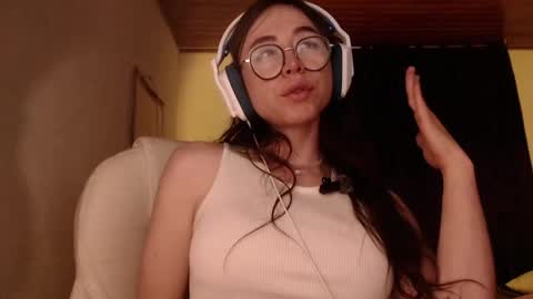 Snapshot of emily_pearl_ chatting on 12-12-24, 11:58 emily_pearl_ online show from 12-12-24, 11:58