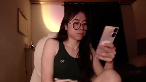 Snapshot of emily_pearl_ chatting on 12-20-24, 11:05 emily_pearl_ online show from 12-20-24, 11:05