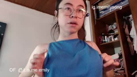 emily_pearl_ online show from 05-10-26, 02:44