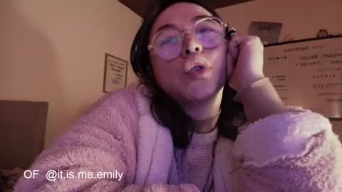 Snapshot of emily_pearl_ chatting on 08-07-26, 07:43 emily_pearl_ online show from 08-07-26, 07:43