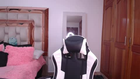 emily online show from 04-11-26, 09:19