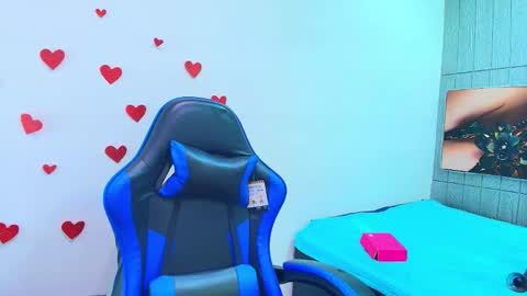 Snapshot of emily_rosse04 chatting on 02-14-26, 02:36 online show from 02-14-26, 02:36