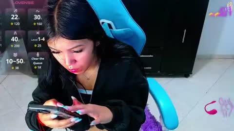 Snapshot of emily_rosse04 chatting on 06-22-26, 10:12 online show from 06-22-26, 10:12