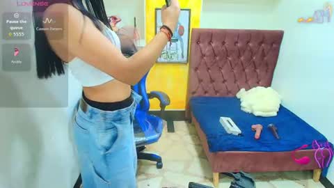 Snapshot of emily_rosse04 chatting on 07-25-26, 01:52 online show from 07-25-26, 01:52