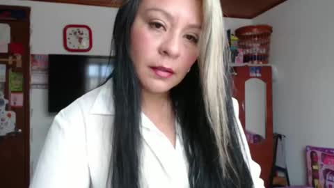Snapshot of emily_sexy69 chatting on 04-30-26, 04:13 Emily online show from 04-30-26, 04:13