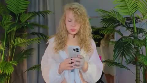 emily shepard online show from 11-18-25, 02:50