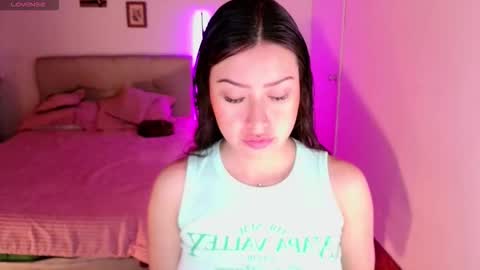 Snapshot of emily_swan_04 chatting on 11-04-25, 01:16 Emily Swan online show from 11-04-25, 01:16