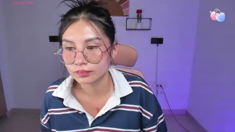 Snapshot of emily_villamil_ chatting on 06-26-26, 08:46 Emi online show from 06-26-26, 08:46