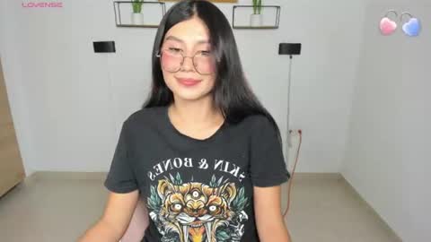 Snapshot of emily_villamil_ chatting on 07-10-26, 09:39 Emi online show from 07-10-26, 09:39