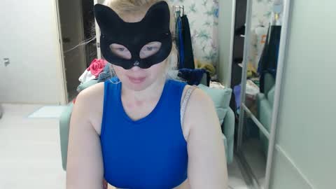 Snapshot of emily_york18 chatting on 04-29-26, 08:15 Emily online show from 04-29-26, 08:15