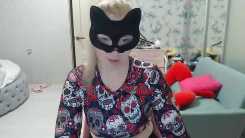 Snapshot of emily_york18 chatting on 05-15-26, 06:37 Emily online show from 05-15-26, 06:37