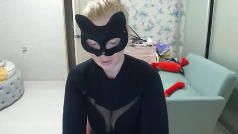 Snapshot of emily_york18 chatting on 05-20-26, 04:02 Emily online show from 05-20-26, 04:02