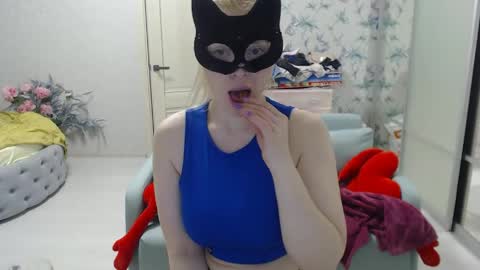 Snapshot of emily_york18 chatting on 06-07-26, 06:00 Emily online show from 06-07-26, 06:00