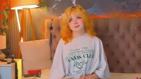 Snapshot of emilyangels chatting on 04-24-26, 07:33 Baby Emelli online show from 04-24-26, 07:33