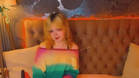 Snapshot of emilyangels chatting on 05-15-26, 06:53 Baby Emelli online show from 05-15-26, 06:53