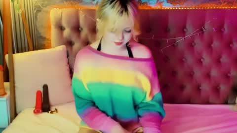 Snapshot of emilyangels chatting on 05-26-26, 06:42 Baby Emelli online show from 05-26-26, 06:42