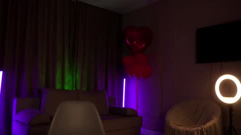 Snapshot of emilybatee chatting on 02-27-25, 05:04 emilybatee online show from 02-27-25, 05:04