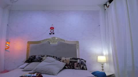 Emily online show from 01-04-25, 02:14