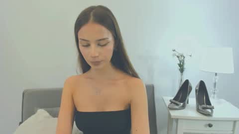 EmilyCharming online show from 02-08-25, 09:24