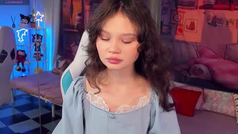 Emilyhaves online show from 12-15-25, 06:17