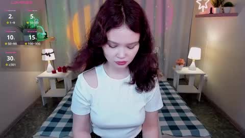 Snapshot of emilychaves chatting on 05-19-26, 08:20 Emilyhaves online show from 05-19-26, 08:20