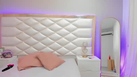 Sweet Emily online show from 03-20-26, 09:52