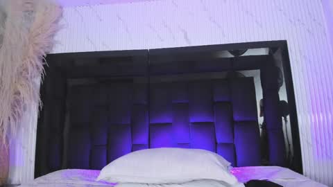 Snapshot of emilyevanss1_ chatting on 05-09-26, 08:08 Emily online show from 05-09-26, 08:08
