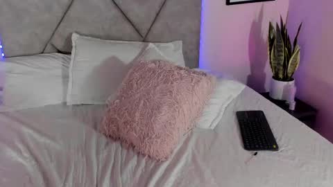 Emily online show from 01-05-26, 05:27