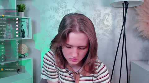 Snapshot of emilyhewell chatting on 01-26-25, 01:52 Emi online show from 01-26-25, 01:52