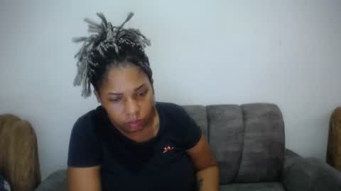Snapshot of emilyhines__ chatting on 06-11-26, 09:13 Emilyhines online show from 06-11-26, 09:13