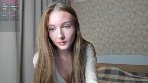 Snapshot of emilyhuber chatting on 06-21-26, 10:56 Emy and Angie online show from 06-21-26, 10:56