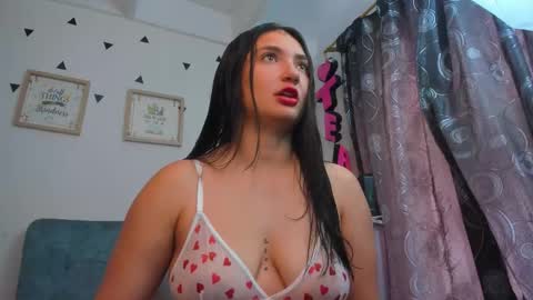 Snapshot of emilyjangcandy_ chatting on 11-04-25, 04:50 Emily Jang online show from 11-04-25, 04:50