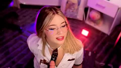 Snapshot of emilykarterr chatting on 07-08-26, 04:33 VALEEEN online show from 07-08-26, 04:33