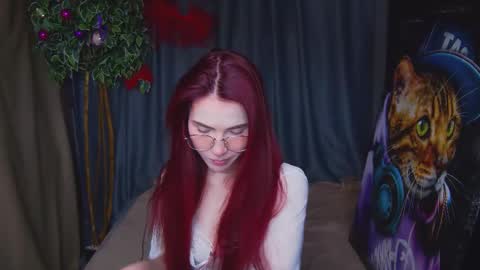 EmilyKents online show from 12-15-25, 12:59