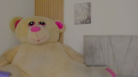 EMI online show from 04-11-26, 11:31