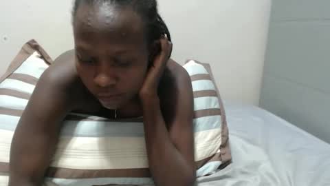 Snapshot of emilyposha chatting on 04-28-26, 09:42 Emilly online show from 04-28-26, 09:42