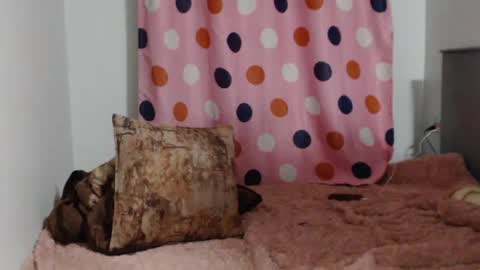 Snapshot of emilyposha chatting on 07-06-26, 11:07 Emilly online show from 07-06-26, 11:07