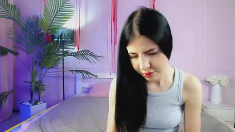 Snapshot of emilyramsey chatting on 05-17-26, 05:31 Emily online show from 05-17-26, 05:31