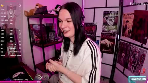 Snapshot of emilyretcher chatting on 01-06-26, 02:21 Julia Lamperouge online show from 01-06-26, 02:21