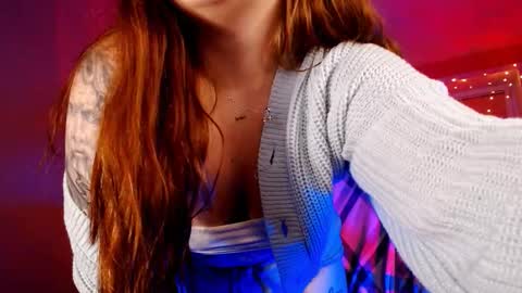 Snapshot of emilyrisse chatting on 10-14-25, 04:52 Emily Emi online show from 10-14-25, 04:52