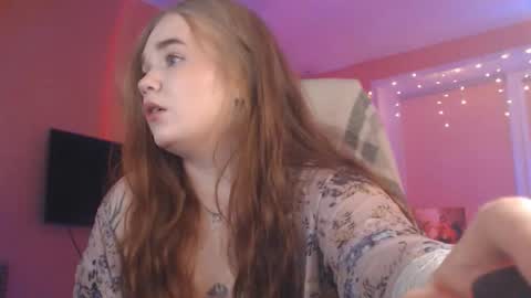 Snapshot of emilyrisse chatting on 10-24-25, 05:20 Emily Emi online show from 10-24-25, 05:20