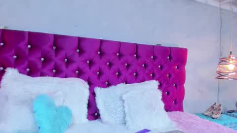 Emily online show from 01-11-25, 01:11