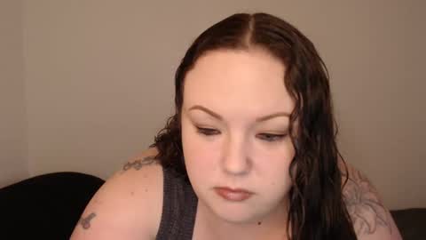 Snapshot of emilysgotissues chatting on 12-28-24, 05:46 Emily Bankz online show from 12-28-24, 05:46