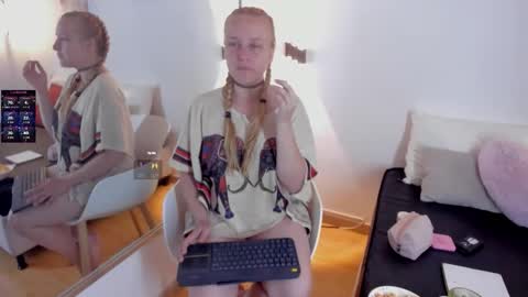 Summer 3 online show from 03-22-26, 03:43