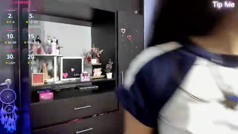 Emy online show from 06-11-26, 11:58